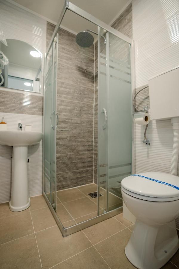 Makedon Apartments โอครีด ภายนอก รูปภาพ